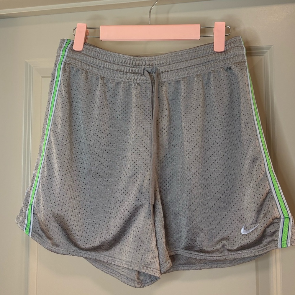 GRAY NIKE SHORTS